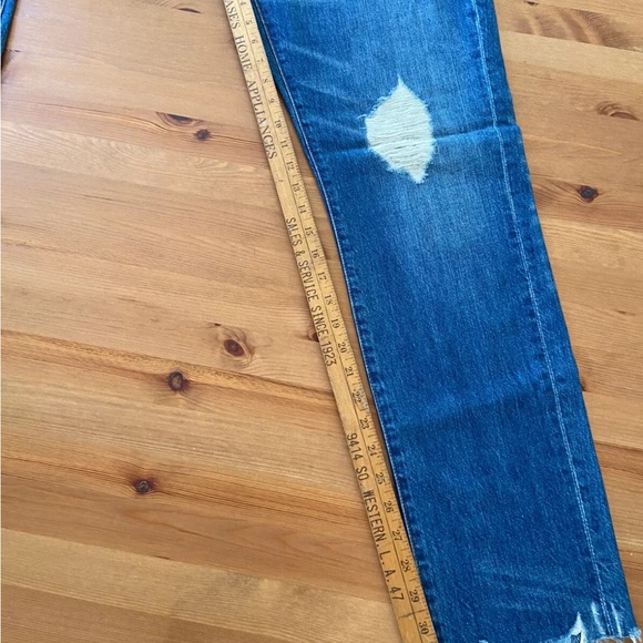 Madewell  NWT The Perfect Summer Jean Destructed Edition.  Sz 30 Tall - Picture 3 of 6